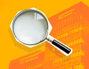 Una lupa enfocando el centro de la imagen sobre un fondo naranja con la silueta de un edificio institucional.