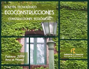 Una imagen dividida en paneles, dominada por una pared densamente cubierta de hiedra verde. En el centro se ve un farol antiguo y una ventana. Refleja la integración de la naturaleza en la arquitectura.