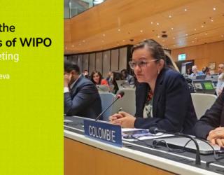 Anuncio verde brillante que anuncia las "66th Series of Meetings" de la OMPI en Ginebra, del 8 al 17 de julio de 2025, junto a una foto de dos delegadas de Colombia participando en la reunión.