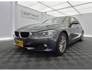 Automóvil BMW 328I