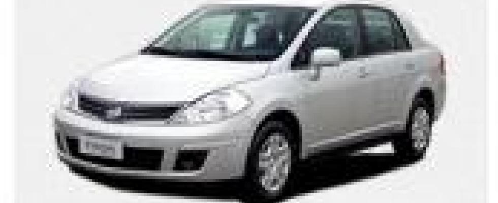 Automóvil NISSAN TIIDA