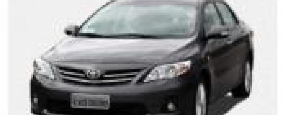 Automóvil TOYOTA COROLLA